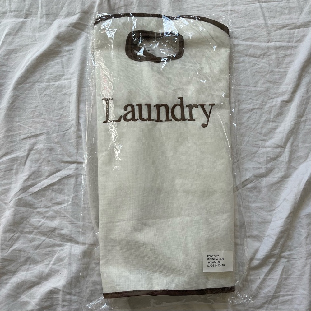 🧺white and brown laundry bag🧺